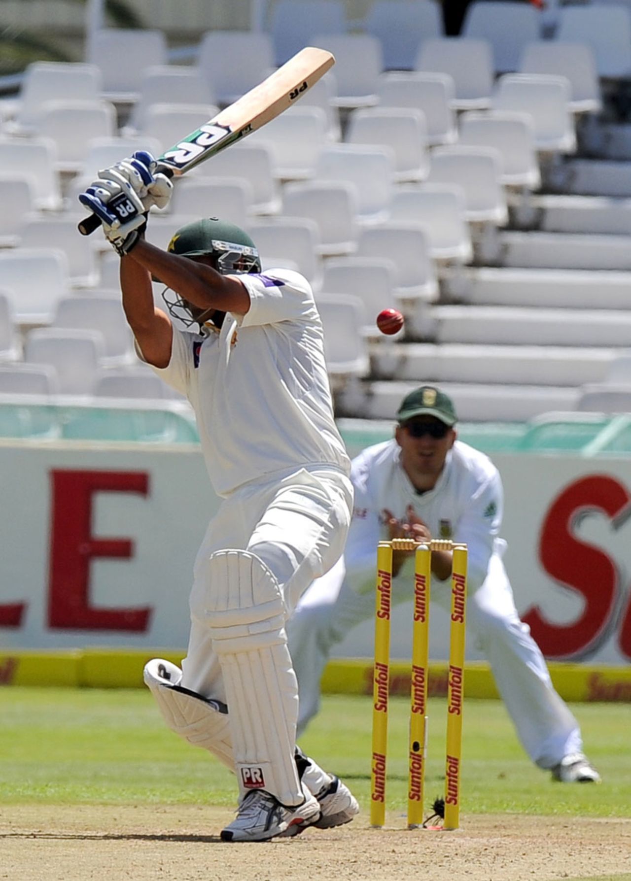 Younis Khan wafts outside off stump, South Africa v Pakistan, 2nd Test, Cape Town, 1st day, February 14, 2013