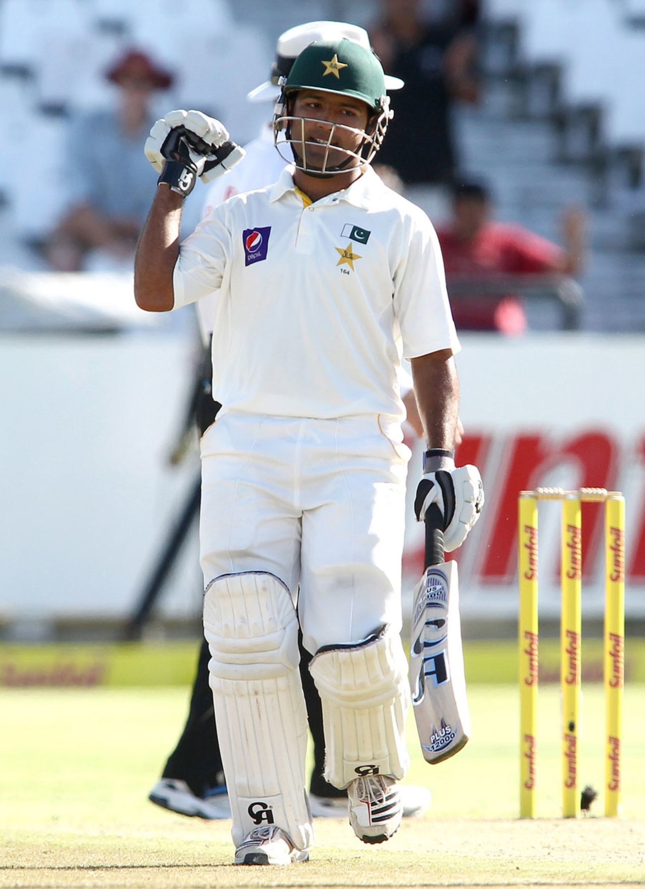 Asad Shafiq reaches his century, South Africa v Pakistan, 2nd Test, Cape Town, 1st day, February 14, 2013