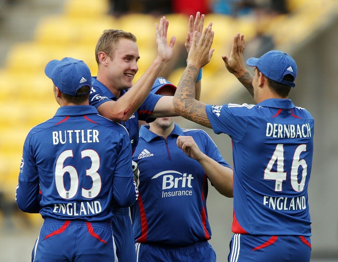 Stuart Broad drew first blood after opting to field, New Zealand v England, 3rd T20, Wellington, February 15, 2013