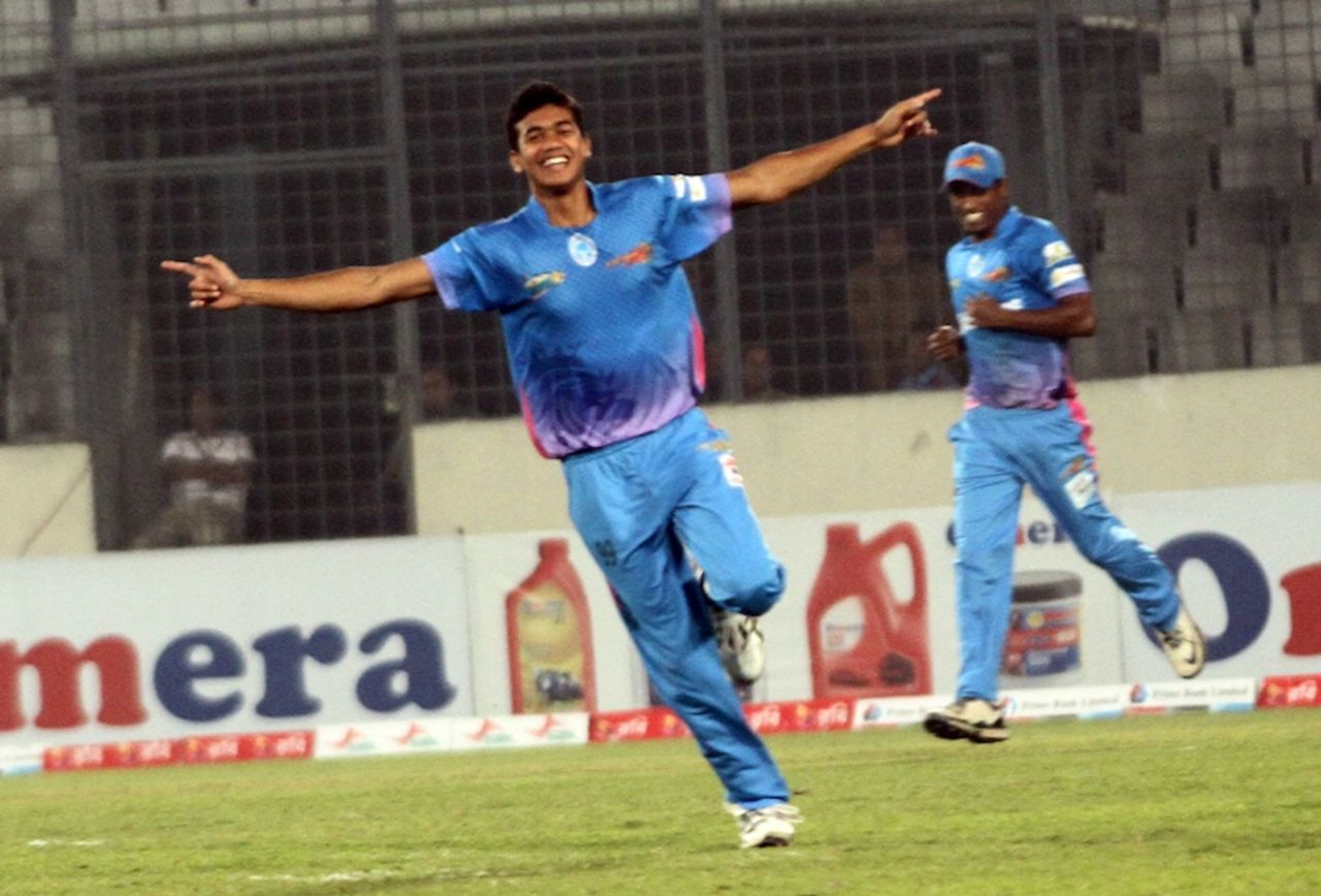 Taskin Ahmed took 4 for 31 for Chittagong Kings, Chittagong Kings v Duronto Rajshahi, BPL, Mirpur, February 16, 2013