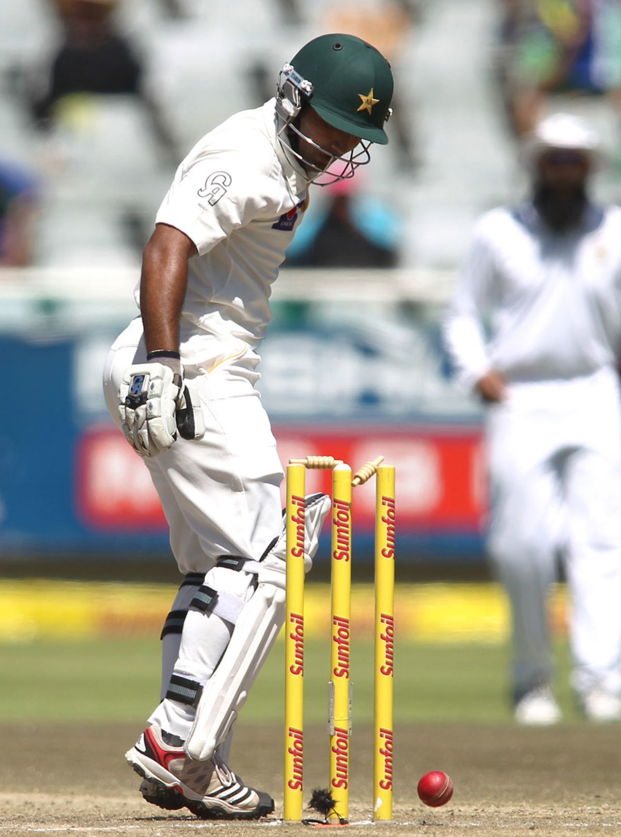 Asad Shafiq looks back to see the ball had rolled back onto the stumps, South Africa v Pakistan, 2nd Test, Cape Town, 4th day, February 17, 2013