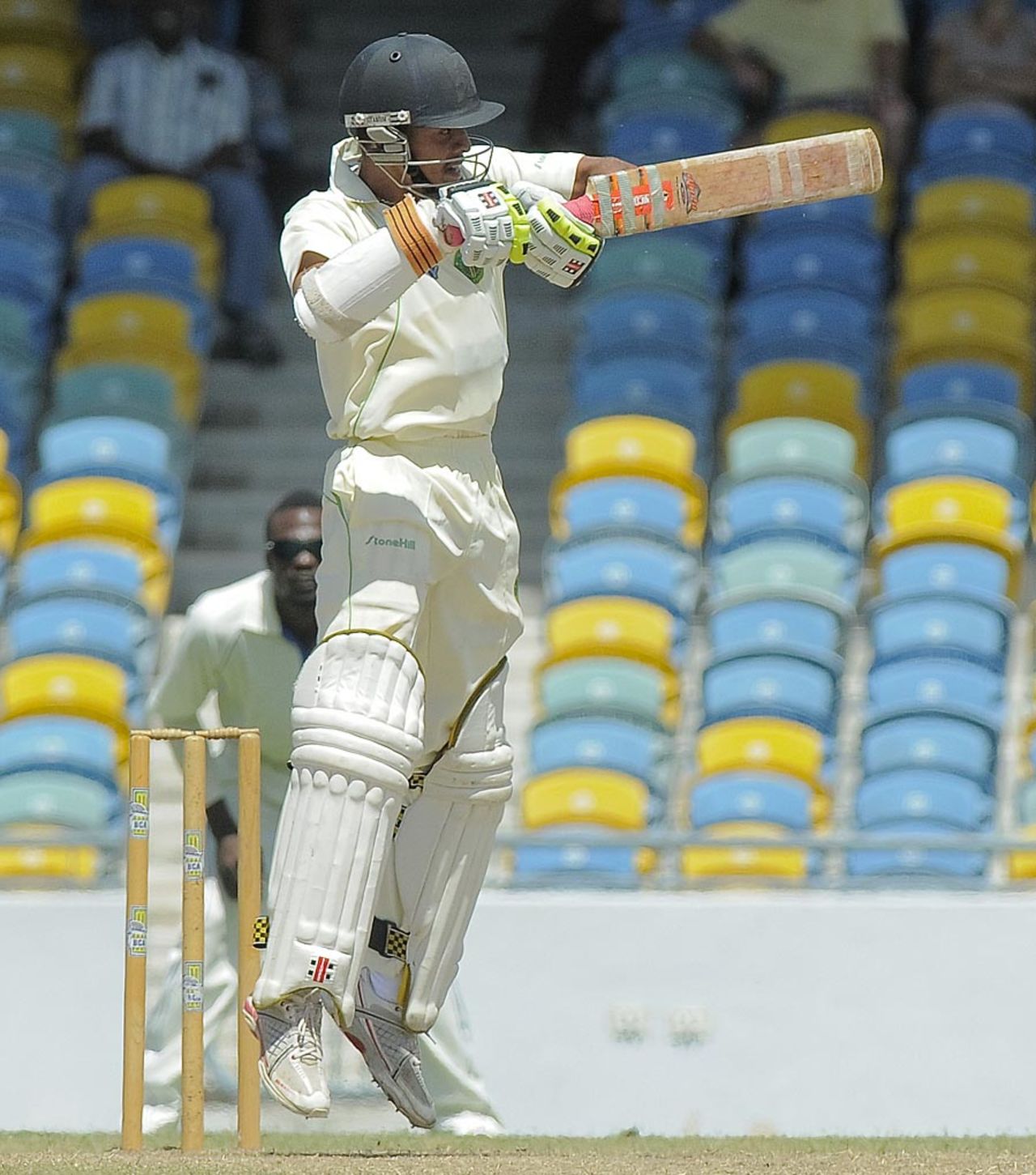 Tagenarine Chanderpaul cuts, Barbados v Guyana, Regional Four Day Competition, 2nd day, Barbados, February 16, 2013