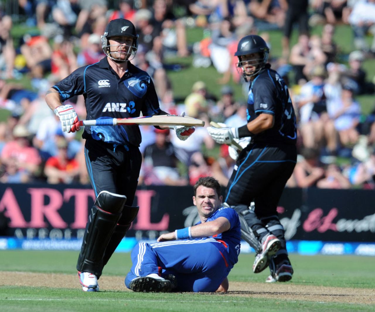 Brendon McCullum and Ross Taylor put on a century stand, New Zealand v England, 2nd ODI, Napier, February 20, 2013