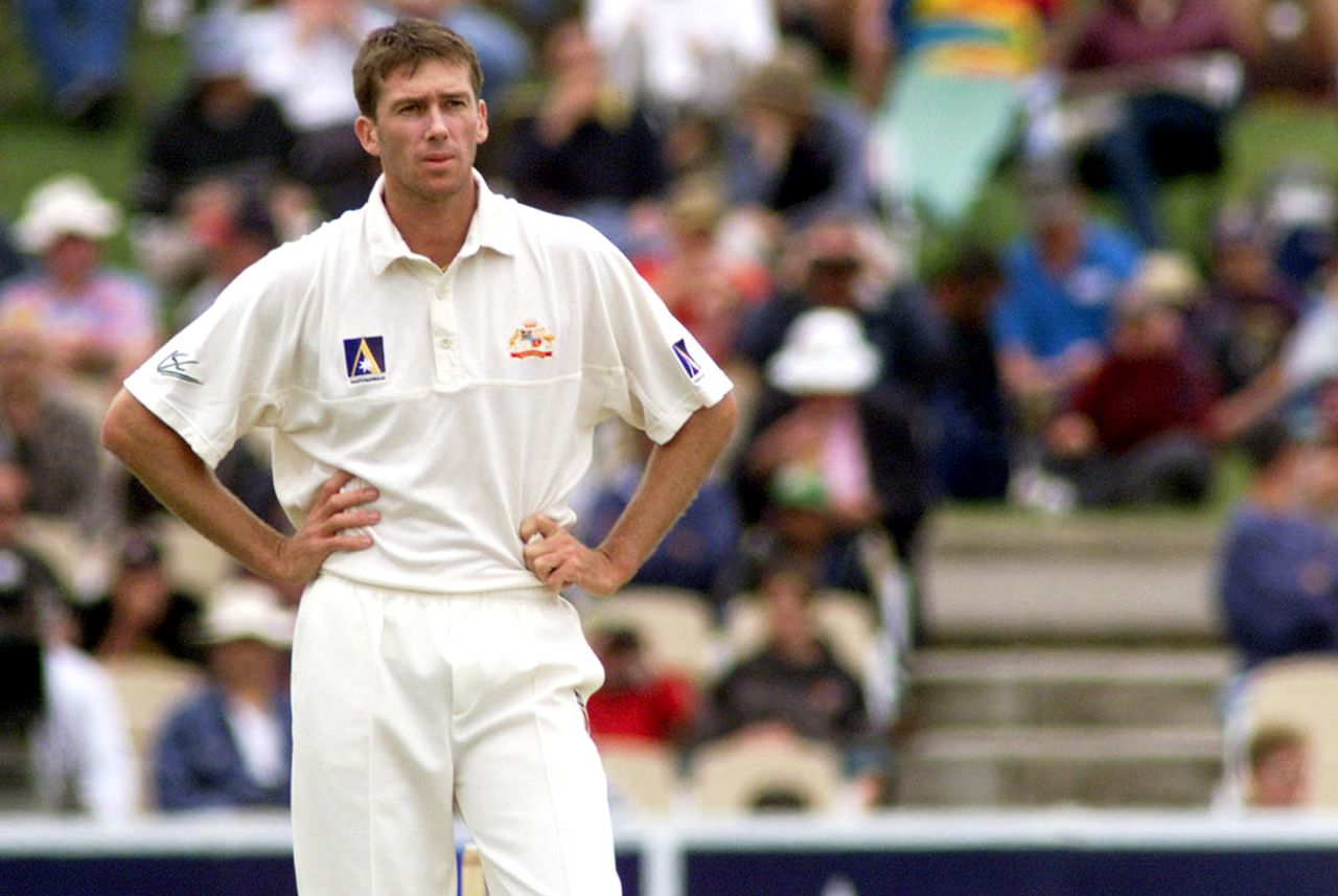 Glenn McGrath goes teapot when he's called for a wide, Australia v India, 1st Test, Adelaide, 3rd day, December 12, 1999