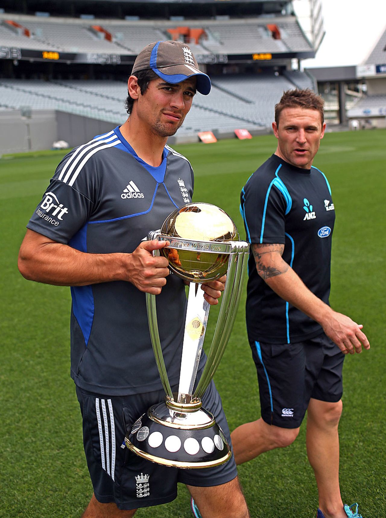 Alastair Cook and Brendon McCullum with World Cup, as the two-year countdown begins, Auckland, February 22, 2013