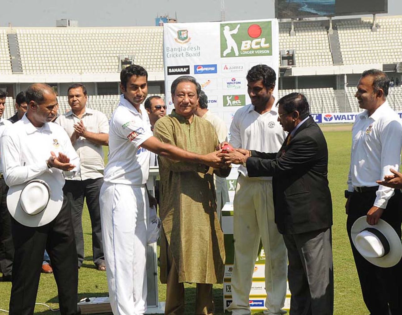 BCB chief Nazmul Hassan holds the pink ball ahead of the day-night BCL final, North Zone v Central Zone, Bangladesh Cricket League 2012-13, Mirpur, February 22, 2013