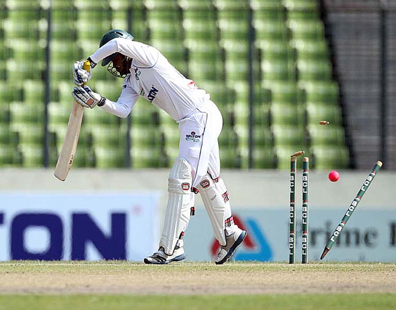 Shamsur Rahman was bowled for 20, North Zone v Central Zone, Final, Bangladesh Cricket League 2012-13, Mirpur, February 22, 2013