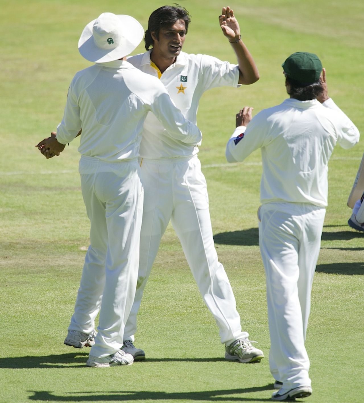 Rahat Ali is congratulated after picking up Hashim Amla's wicket, South Africa v Pakistan, 3rd Test, Centurion, 1st day, February 22, 2013