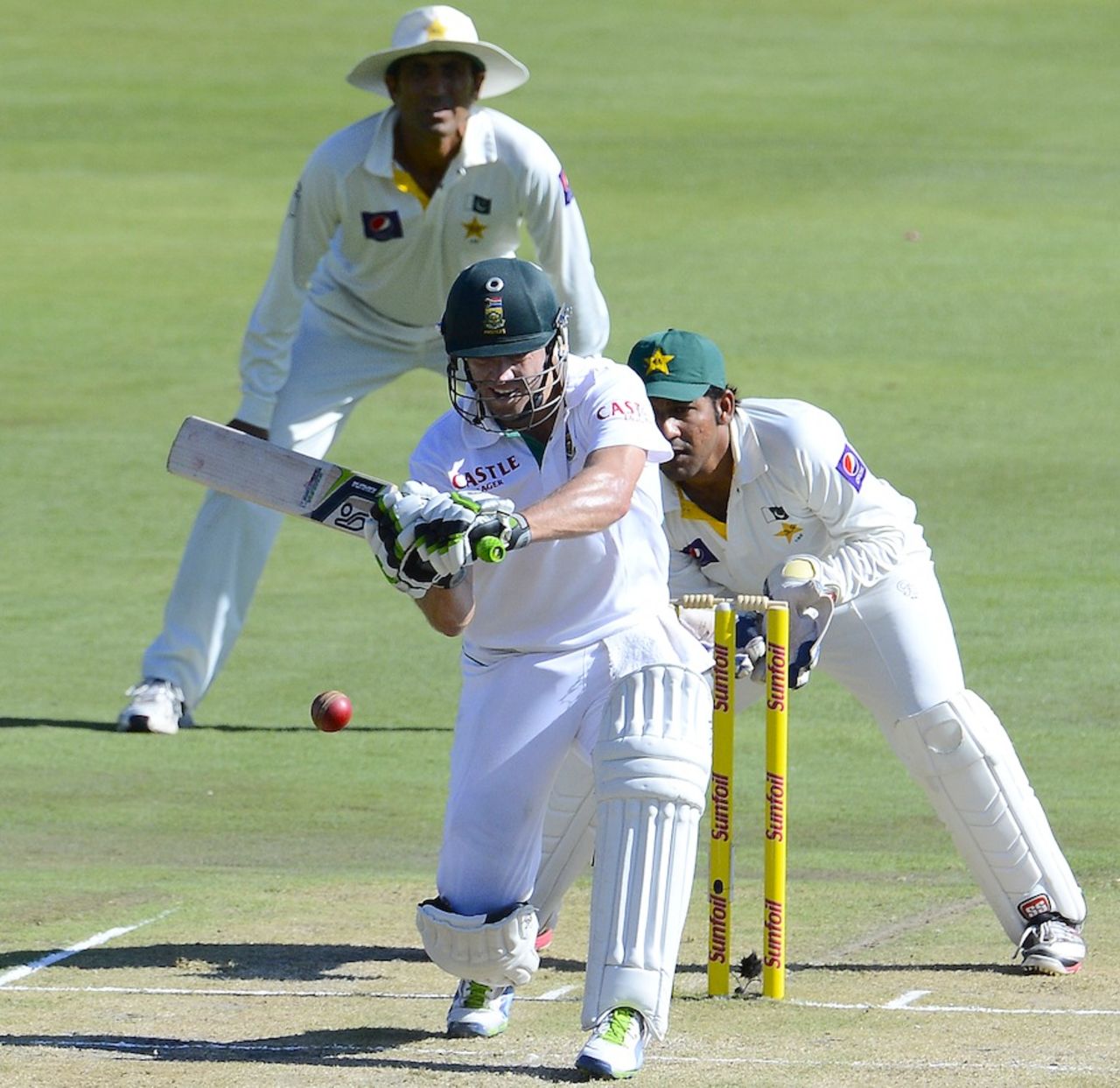AB de Villiers plays a paddle sweep, South Africa v Pakistan, 3rd Test, Centurion, 1st day, February 22, 2013
