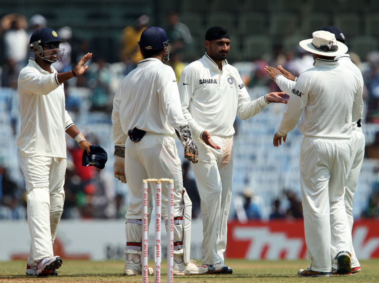 India get together after Harbhajan Singh strikes, India v Australia, 1st Test, Chennai, 2nd day, February 23, 2013