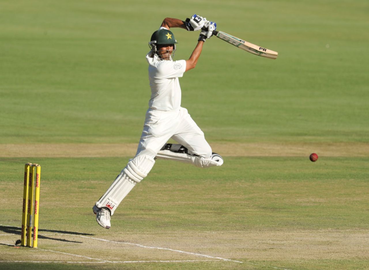 Younis Khan hops as he plays one to the off side, South Africa v Pakistan, 3rd Test, Centurion, 2nd day, February 23, 2013