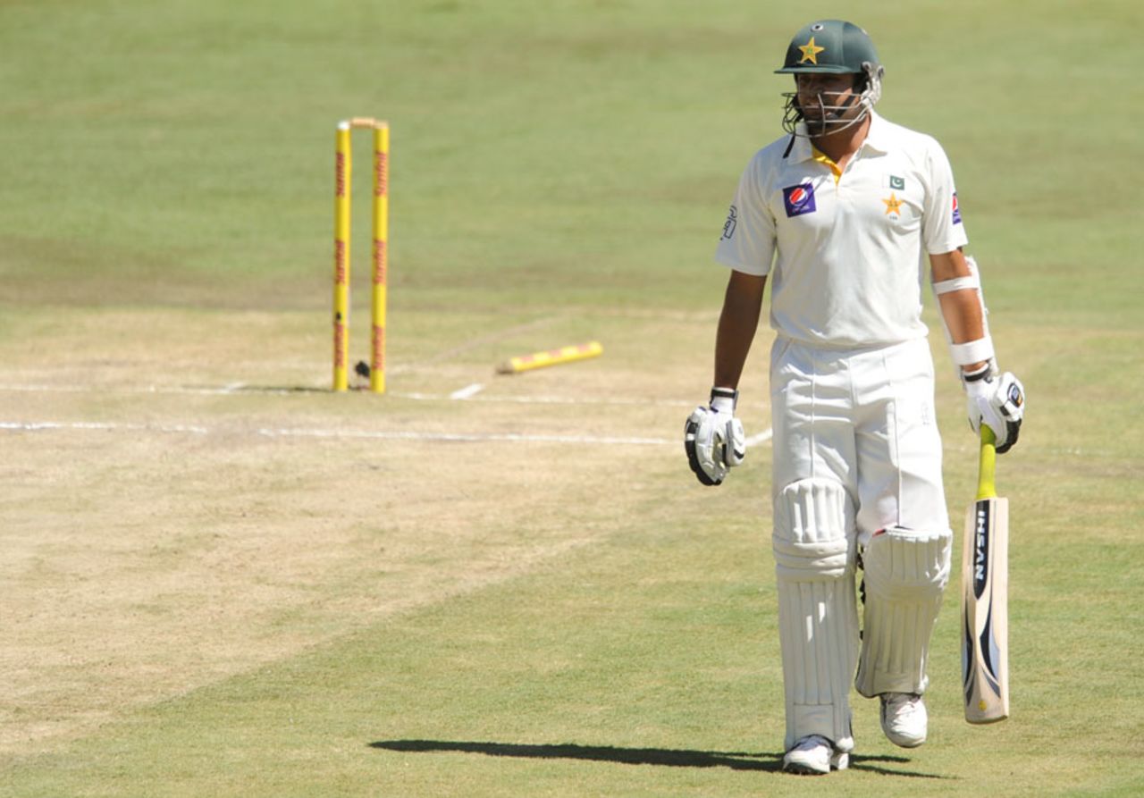 Azhar Ali walks back to the pavilion after being bowled by Vernon Philander, South Africa v Pakistan, 3rd Test, Centurion, 2nd day, February 23, 2013
