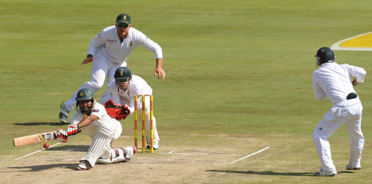 Sarfraz Ahmed sweeps one to the leg side, South Africa v Pakistan, 3rd Test, Centurion, 3rd day, February 24, 2013