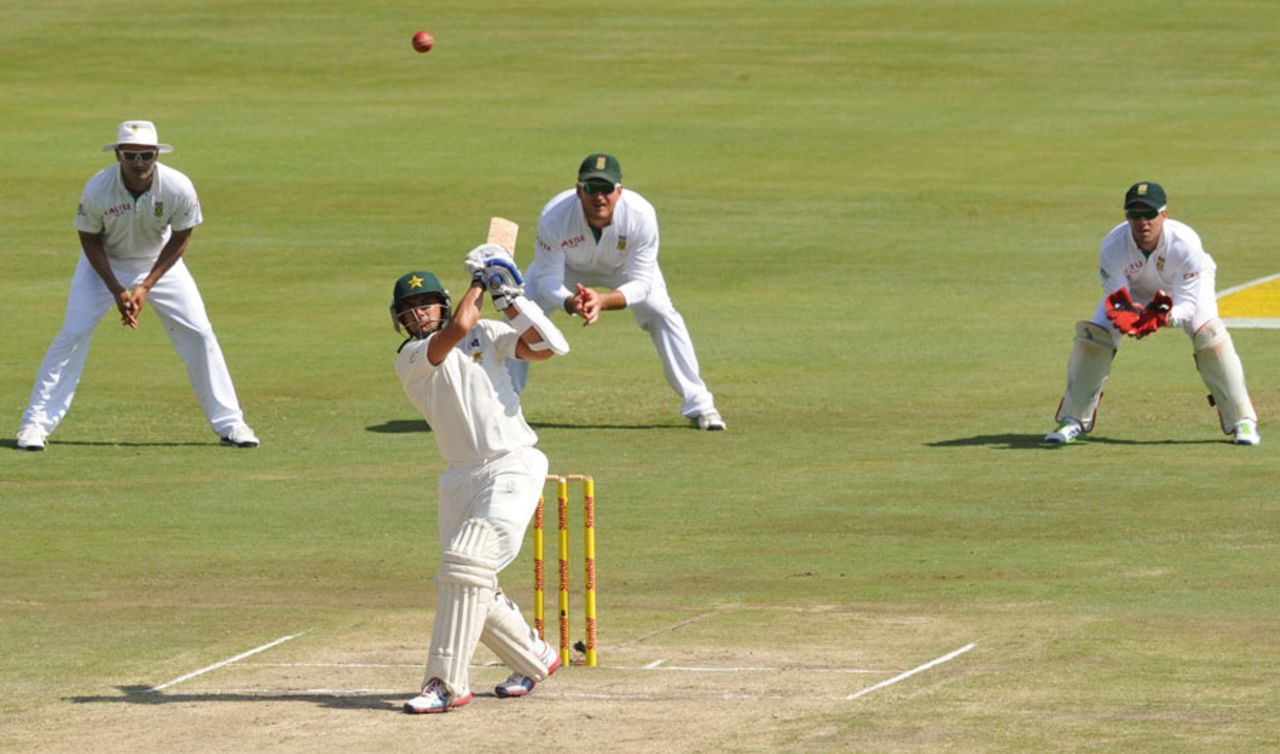 Saeed Ajmal clears the infield, South Africa v Pakistan, 3rd Test, Centurion, 3rd day, February 24, 2013