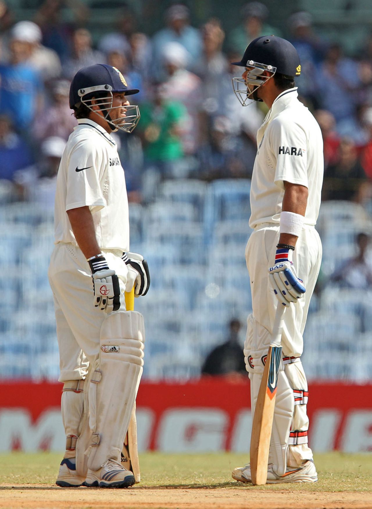 Sachin Tendulkar and Virat Kohli chat during their 91-run stand, India v Australia, 1st Test, Chennai, 3rd day, February 24, 2013