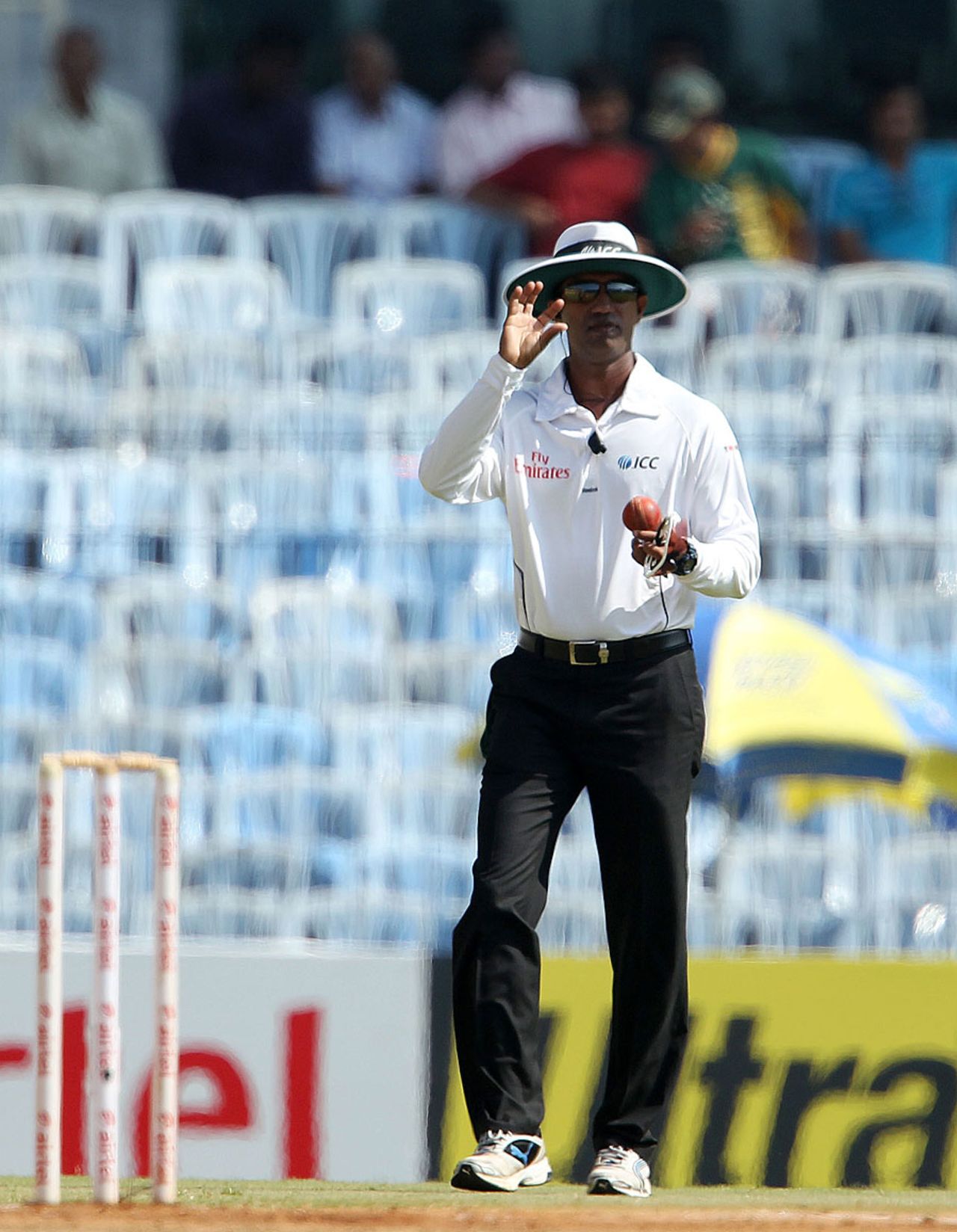 Umpire Kumar Dharmasena calls for a replacement ball, India v Australia, 1st Test, Chennai, 4th day, February 25, 2013