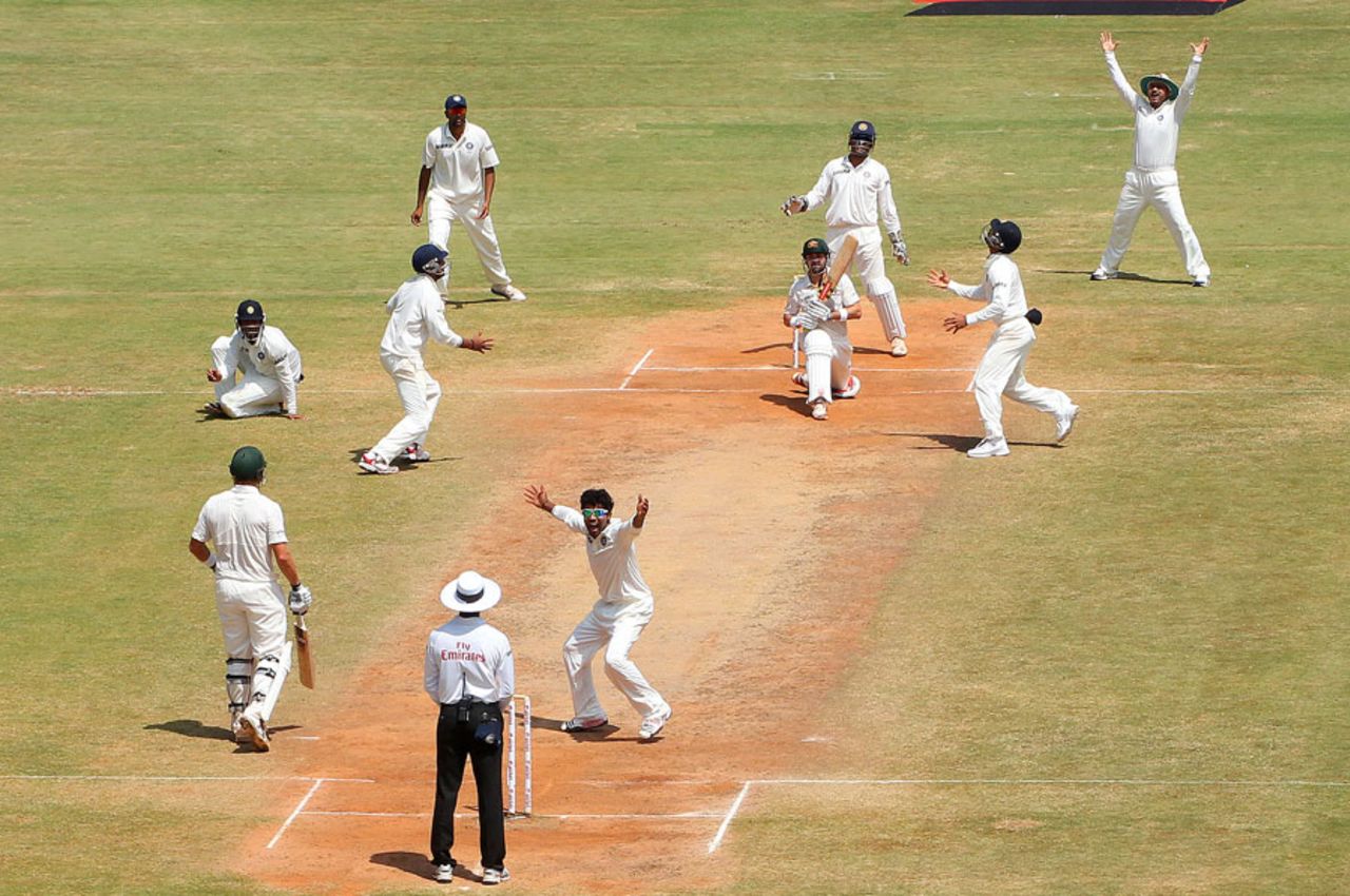 India's spinners kept the pressure on Australia, India v Australia, 1st Test, Chennai, 4th day, February 25, 2013