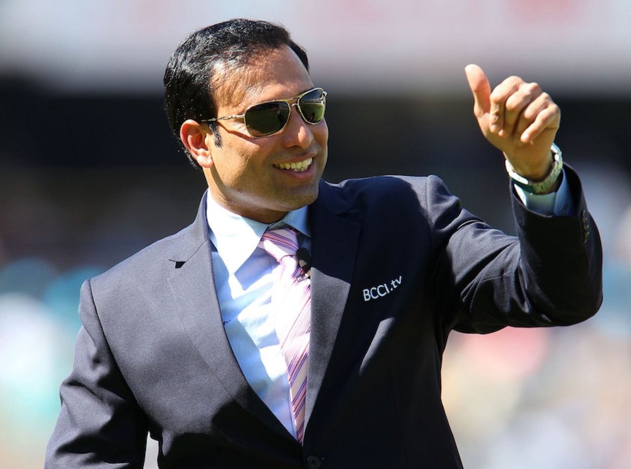 VVS Laxman acknowledges the crowd in his hometown, India v Australia, 2nd Test, Hyderabad, 2nd day, March 3, 2013