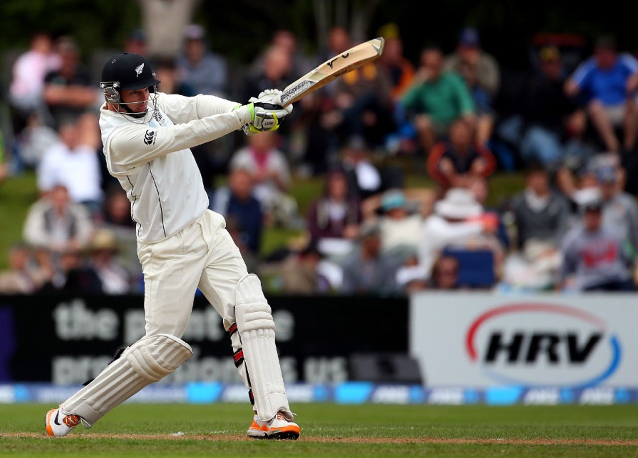 Bruce Martin chipped in with 41, New Zealand v England, 1st Test, Dunedin, 4th day, March 9, 2013