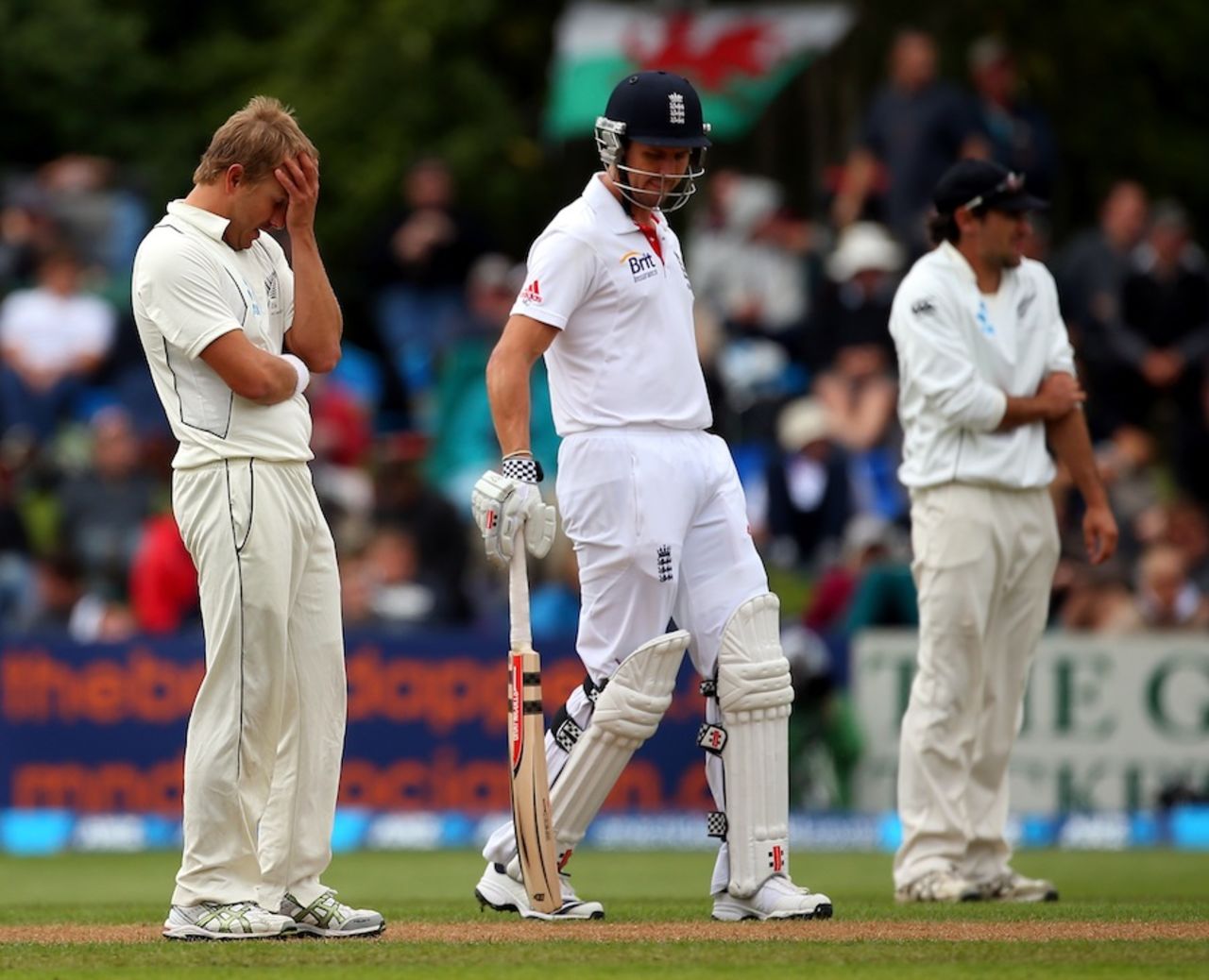 New Zealand's worries increased as England piled on more runs in the third session, New Zealand v England, 1st Test, Dunedin, 4th day, March 9, 2013