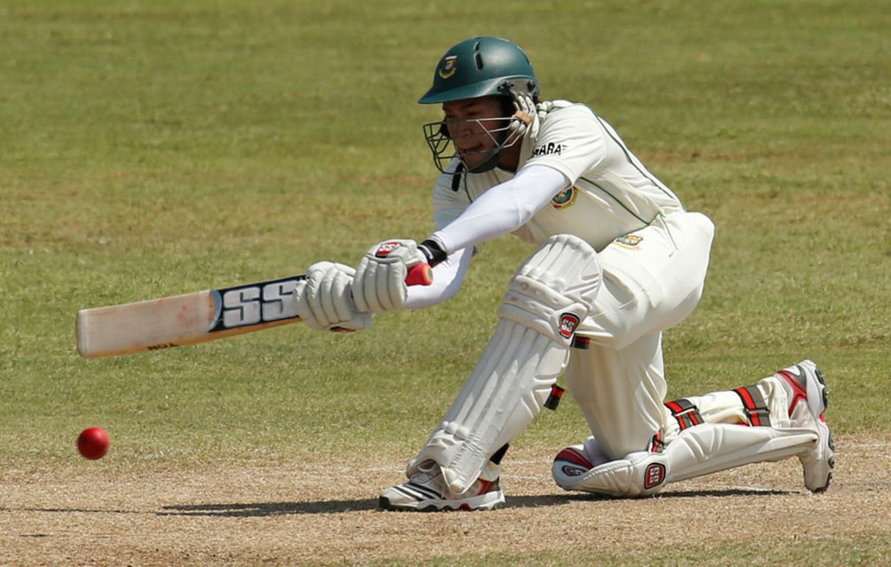 Mushfiqur Rahim sweeps to the leg side, Sri Lanka v Bangladesh, 1st Test, Day 3, Galle, March 10, 2013