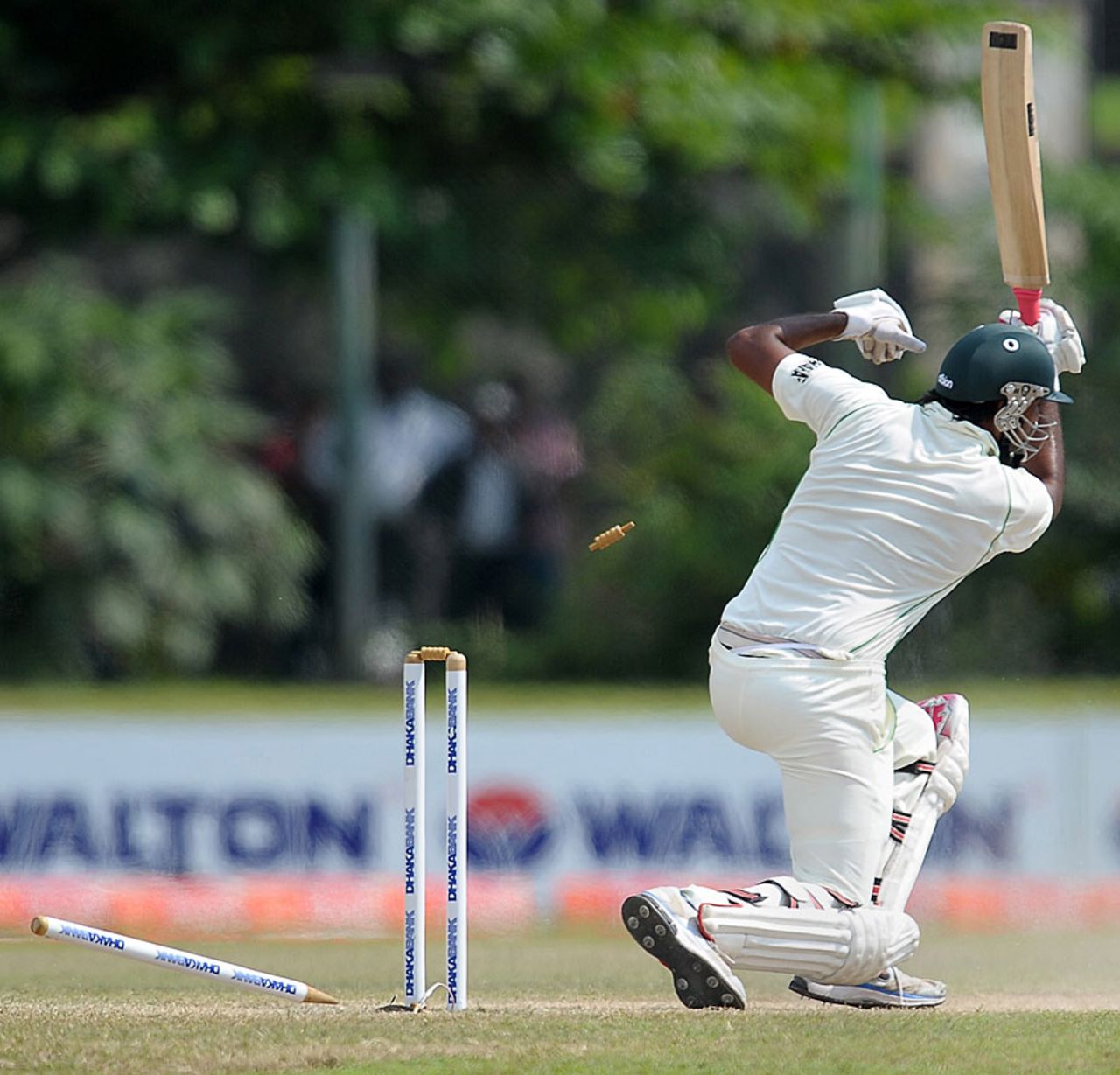 Shahadat Hossain loses his offstump to Shaminda Eranga, Sri Lanka v Bangladesh, 1st Test, Galle, 4th day, March 11, 2013