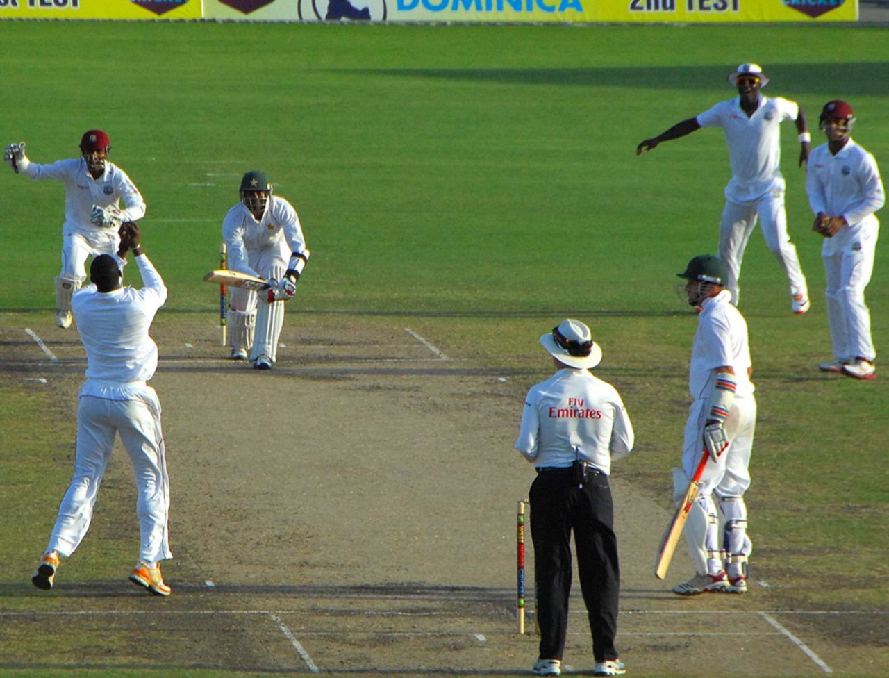 Vusi Sibanda is caught by Shane Shillingford, West Indies v Zimbabwe, 1st Test, Barbados, 2nd day, March 13, 2013