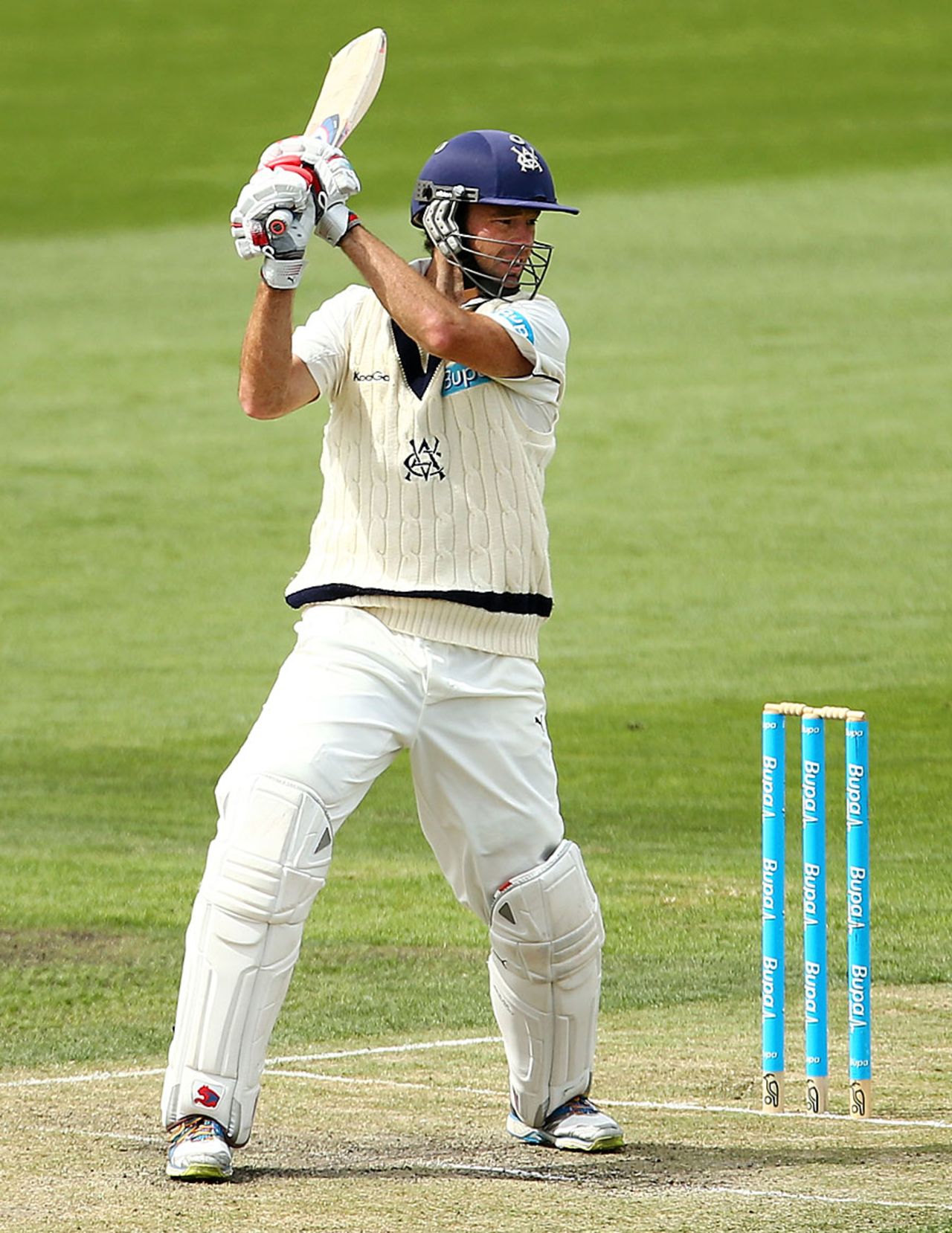 Rob Quiney cuts during his 60, Tasmania v Victoria, Sheffield Shield, Hobart, 2nd day, March 15, 2013