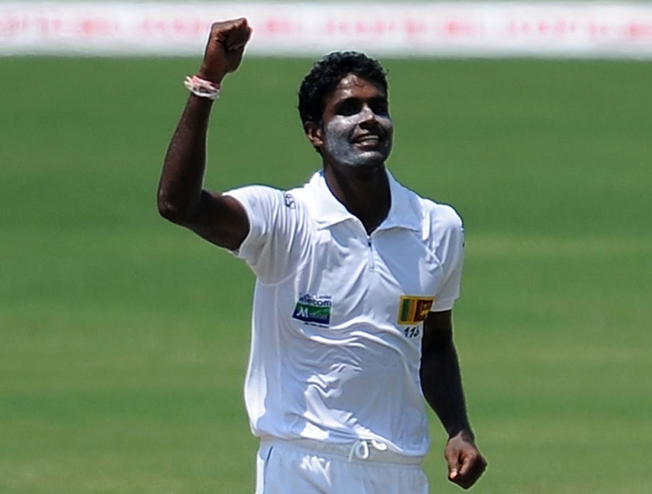 Shaminda Eranga celebrates the wicket of Jahurul Islam, Sri Lanka v Bangladesh, 2nd Test, Colombo, 1st day, March 16, 2013