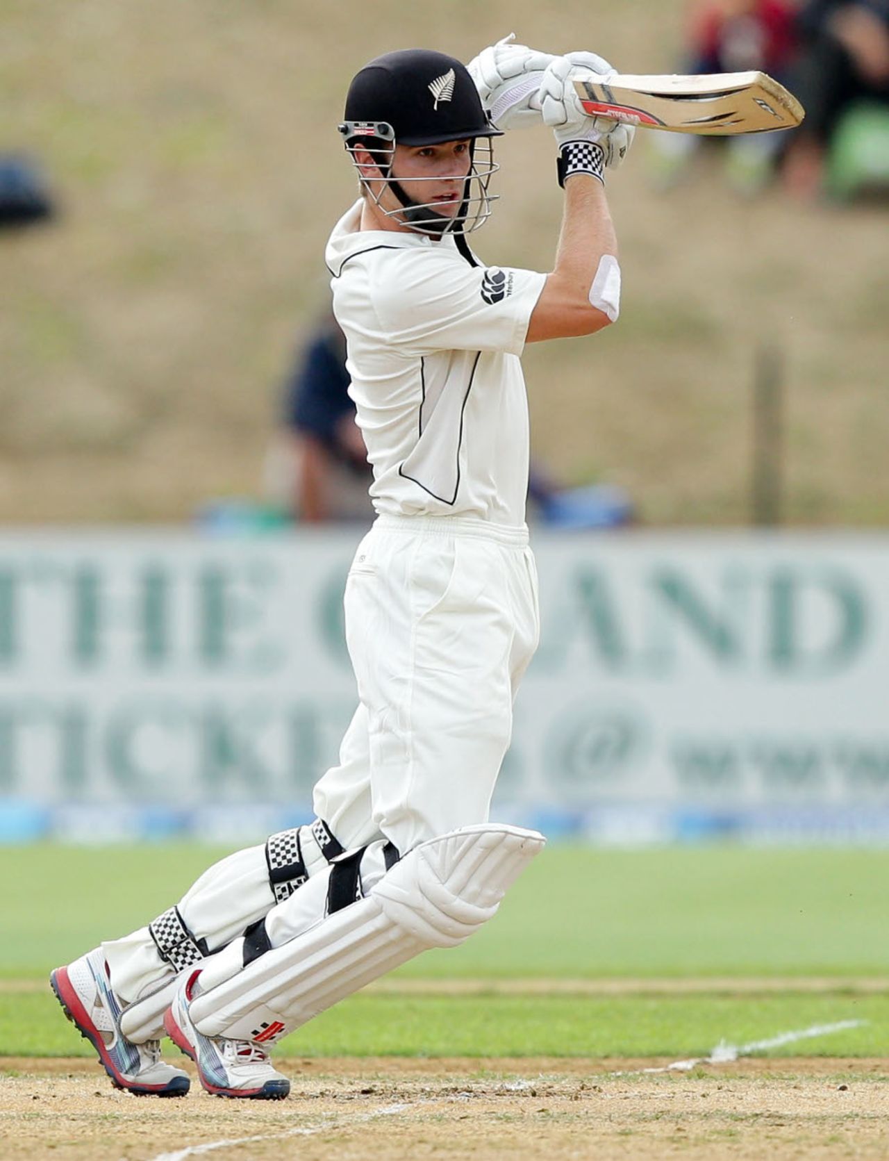 Kane Williamson drives off the back foot, New Zealand v England, 2nd Test, Wellington, 4th day, March 17, 2013