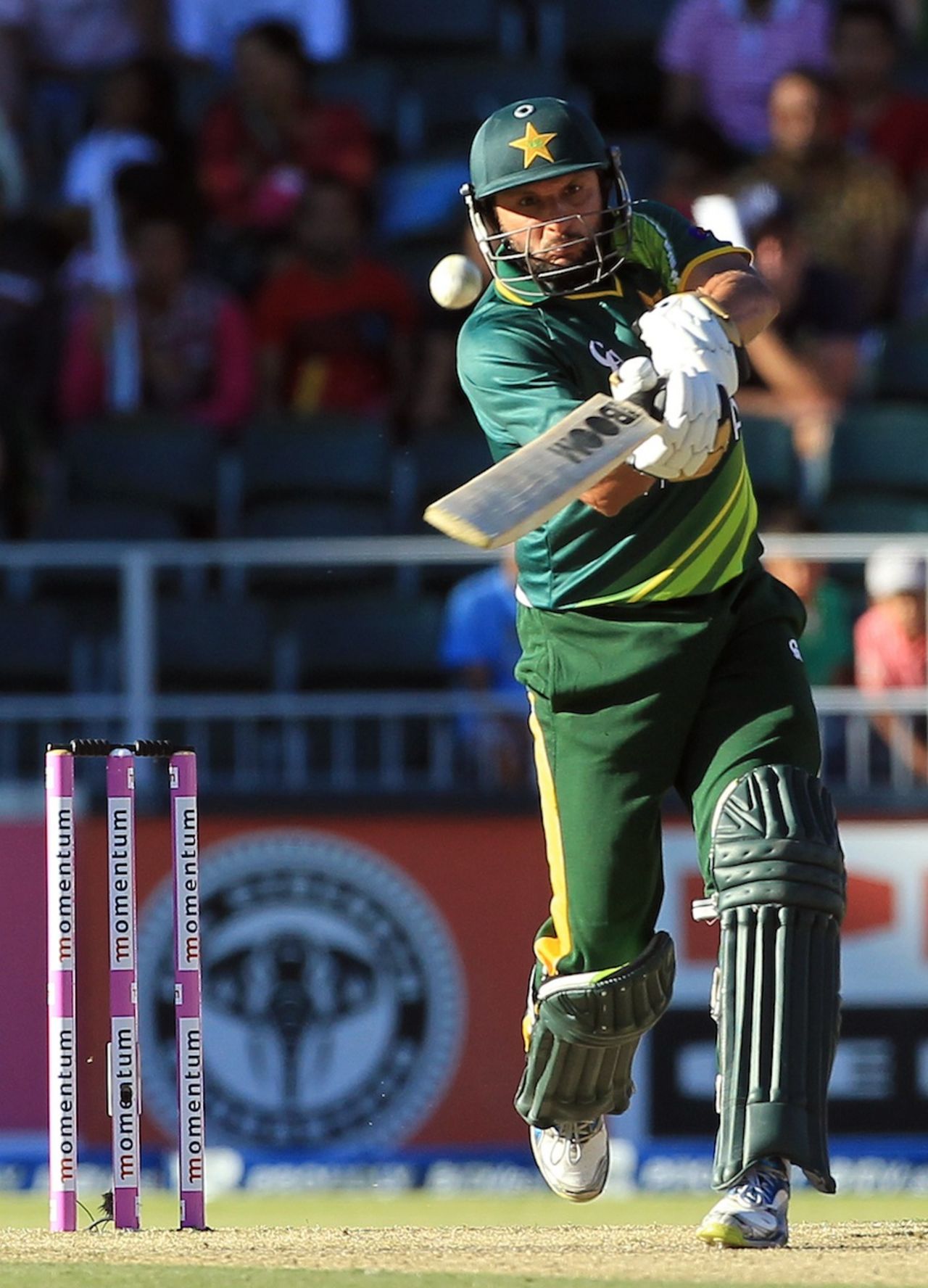 Shahid Afridi smashes the ball, taking the aerial route, South Africa v Pakistan, 3rd ODI, Johannesburg, March 17, 2013