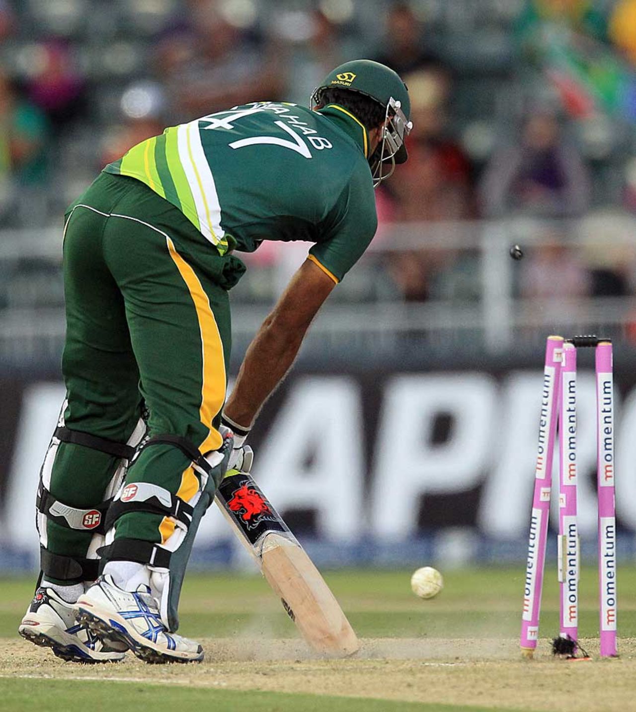 Wahab Riaz was bowled off a yorker, South Africa v Pakistan, 3rd ODI, Johannesburg, March 17, 2013