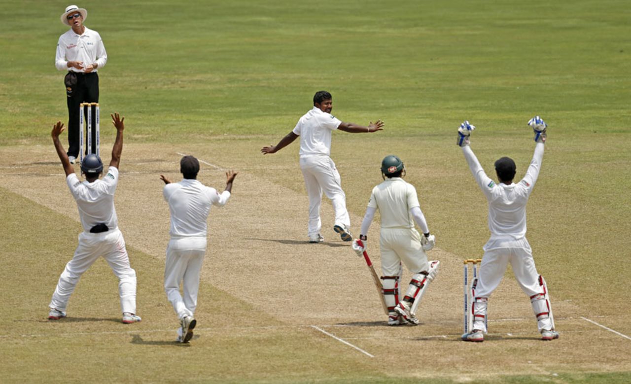 Rangana Herath appeals, Sri Lanka v Bangladesh, 2nd Test, 4th day, Colombo, March 19, 2013