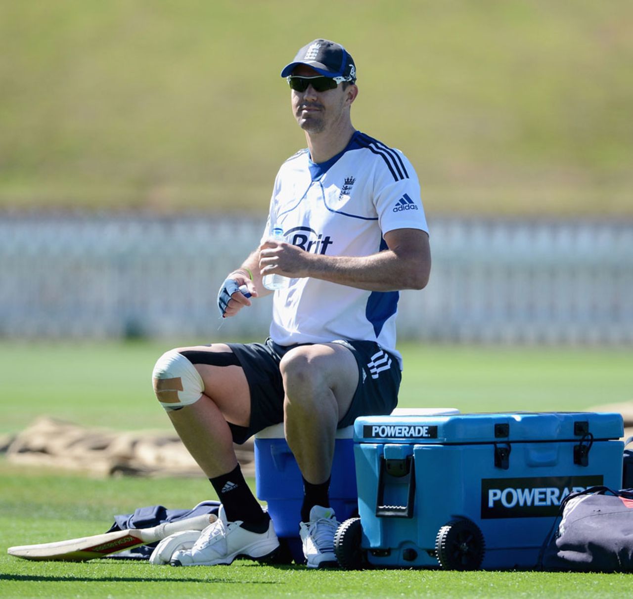 Kevin Pietersen feels his right knee, Wellington, March, 12, 2013