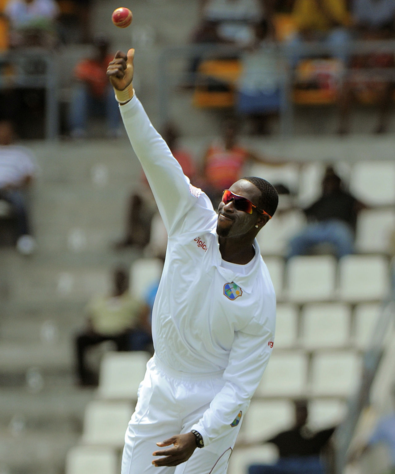 Shane Shillingford delivers, West Indies v Zimbabwe, 2nd Test, Roseau, 1st day, March 21, 2013
