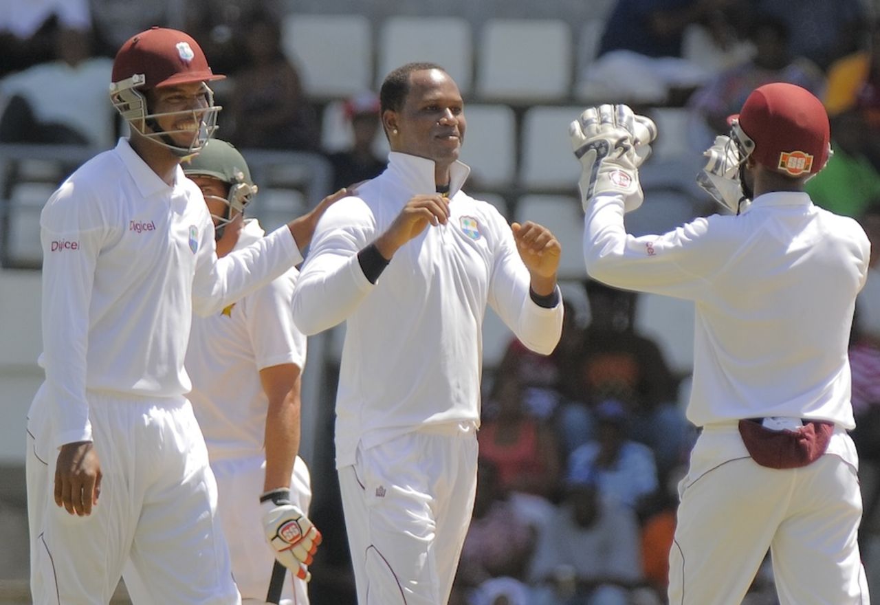 Marlon Samuels took 3 for 35, West Indies v Zimbabwe, 2nd Test, Dominica, 3rd day, March 22, 2013