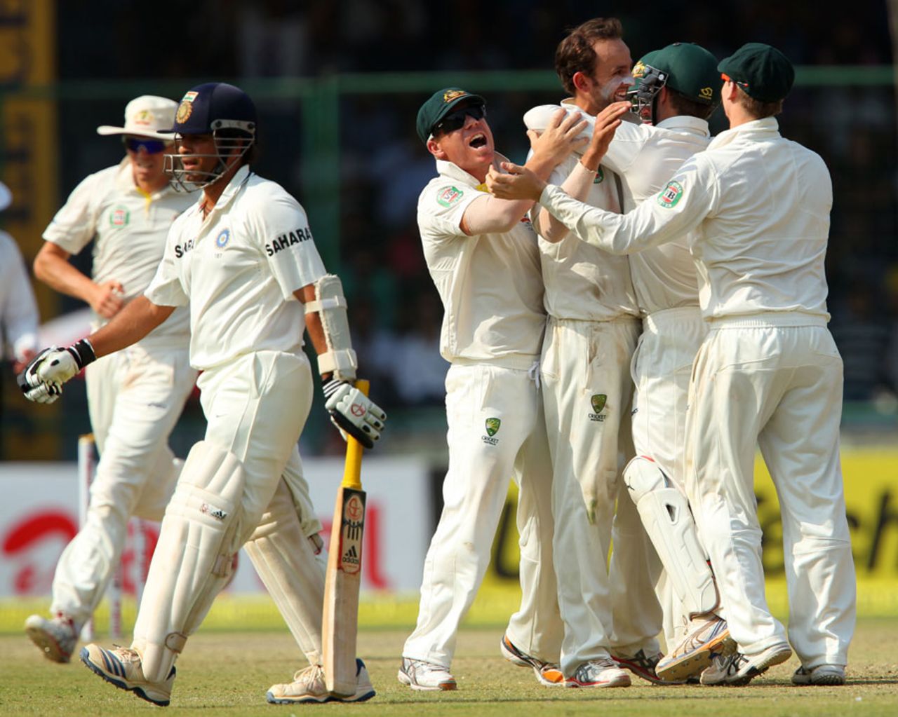 Nathan Lyon picks up Sachin Tendulkar's wicket, India v Australia, 4th Test, Delhi, 2nd day, March 23, 2013