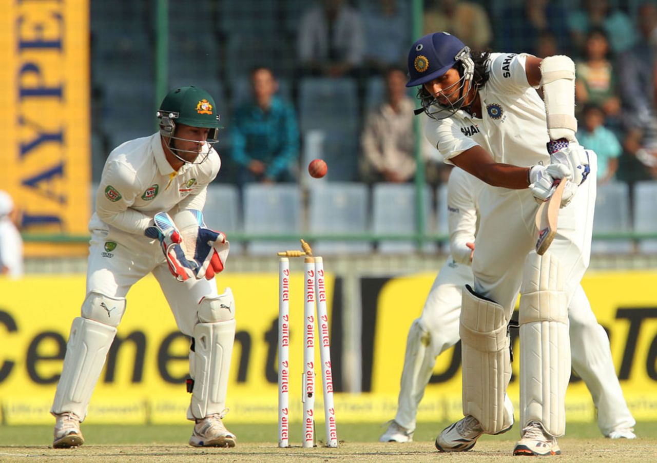 Ishant Sharma was bowled by Nathan Lyon, India v Australia, 4th Test, 3rd day, Delhi, March 24, 2013