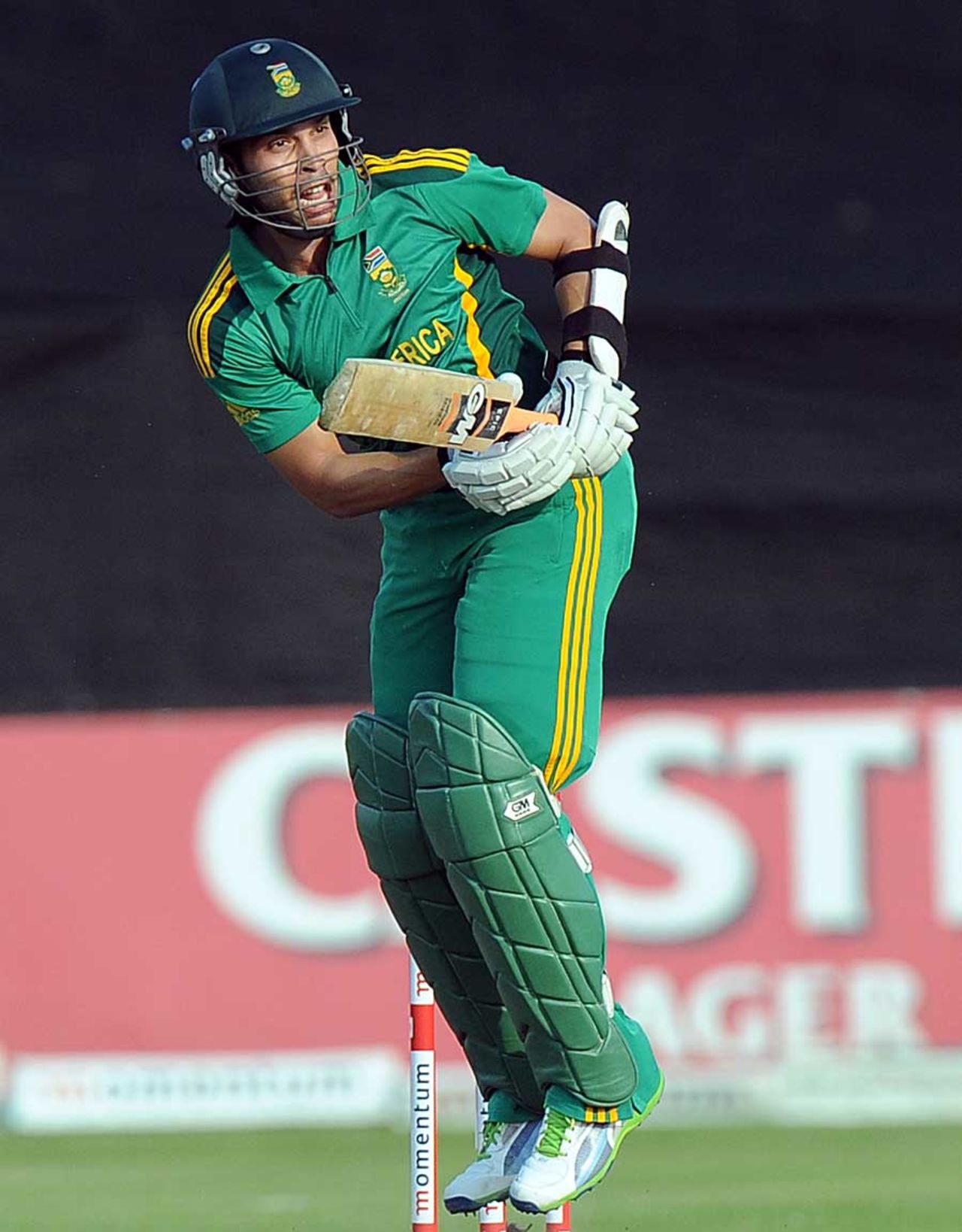 Farhaan Behardien added 87 for the fourth wicket with AB de Villiers, South Africa v Pakistan, 5th ODI, Benoni, March 24, 2013