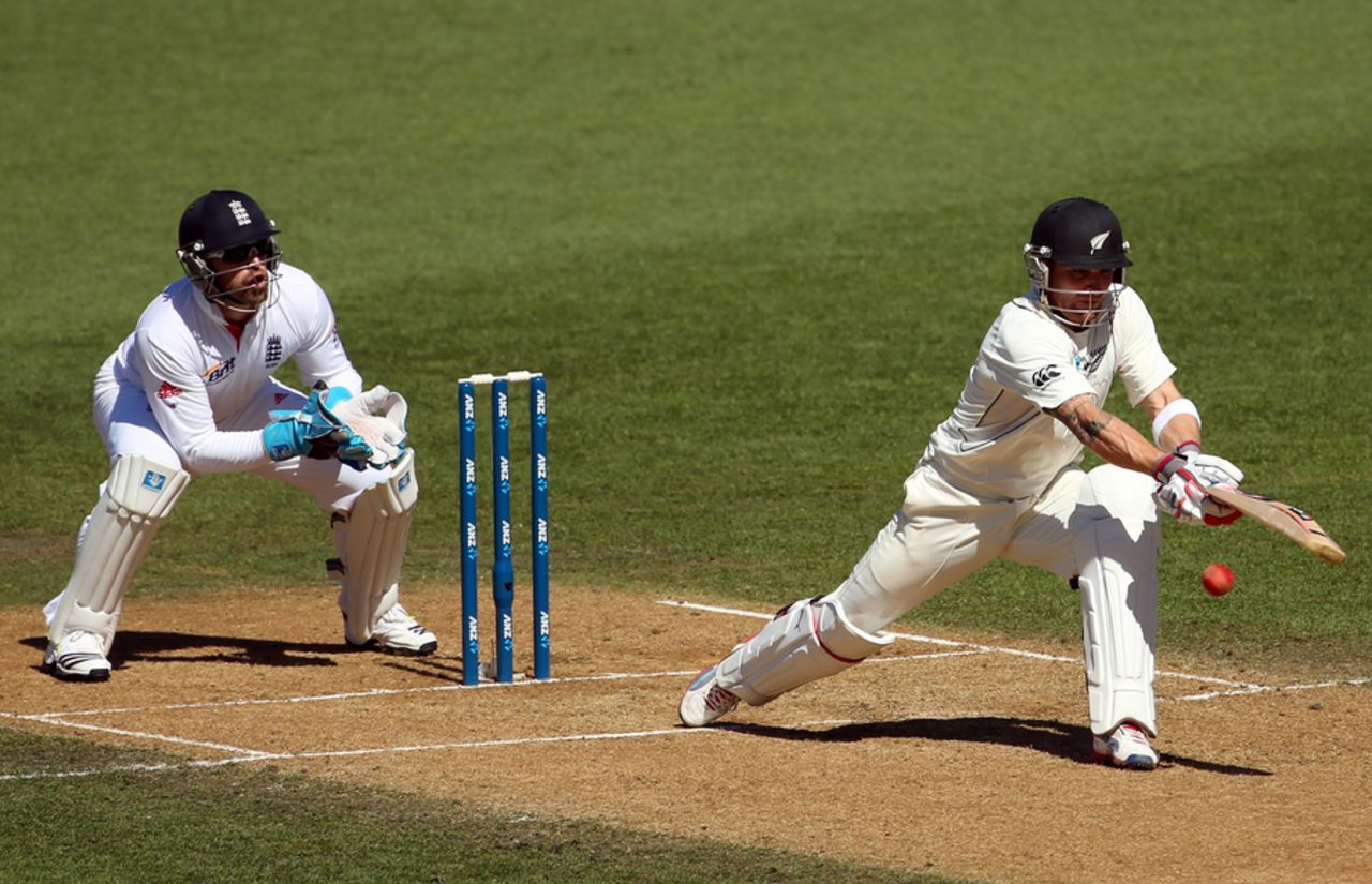 Brendon McCullum reverse sweeps, New Zealand v England 3rd Test, Auckland, 4th day, March 25, 2013