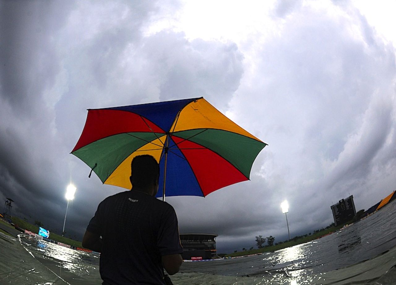 Hambantota remained wrapped in covers as rain persisted, Sri Lanka v Bangladesh, 2nd ODI, Hambantota, March 25, 2013