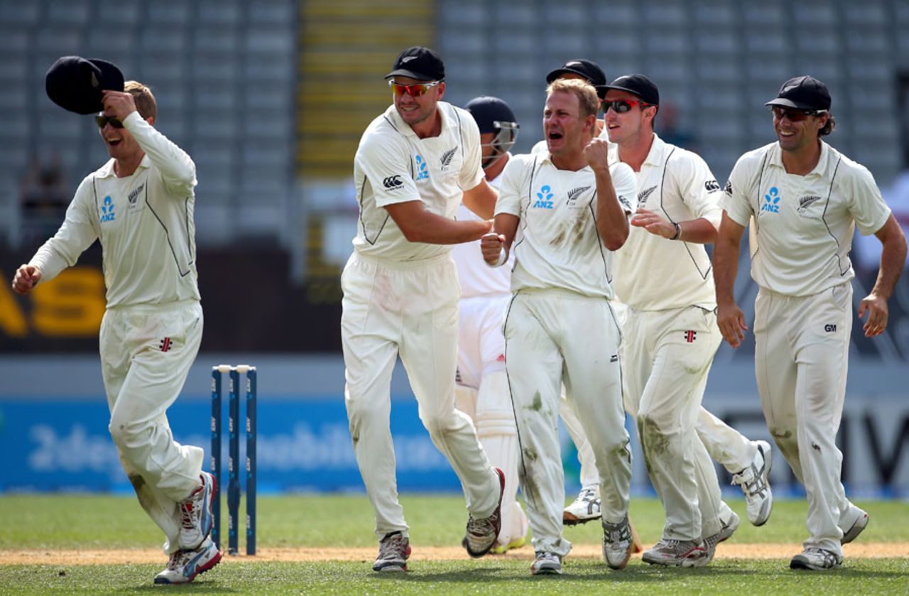 Neil Wagner celebrates with team-mates after getting Ian Bell, New Zealand v England, 3rd Test, Auckland, 5th day, March 26, 2013