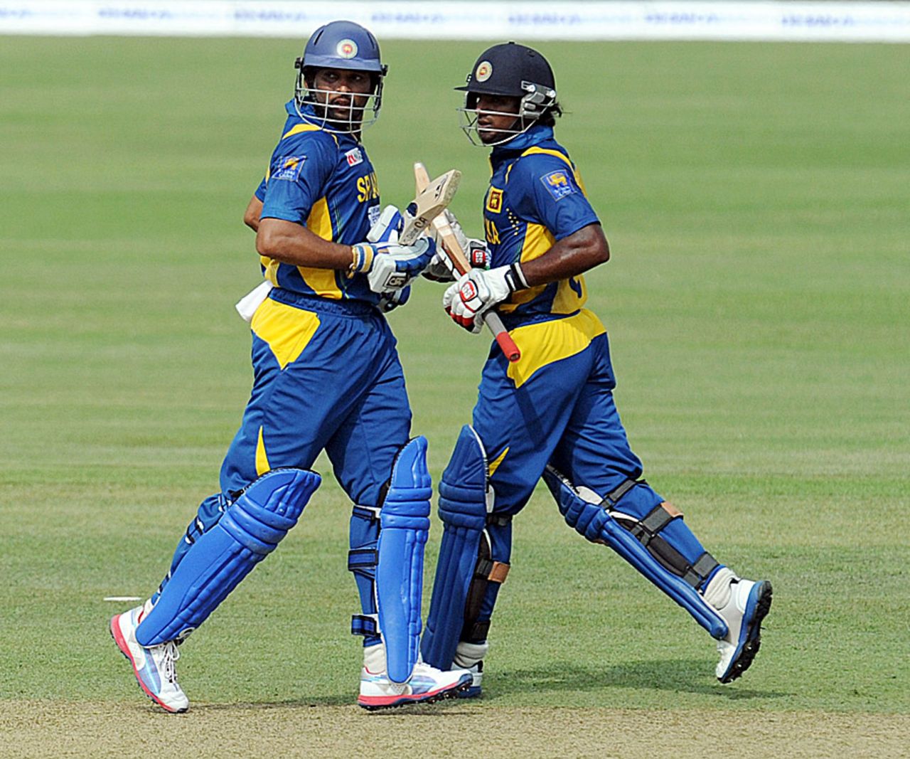 Tillakaratne Dilshan and Kusal Perera put on 116 runs for the first wicket, Sri Lanka v Bangladesh, 3rd ODI, Pallekele, March 28, 2013