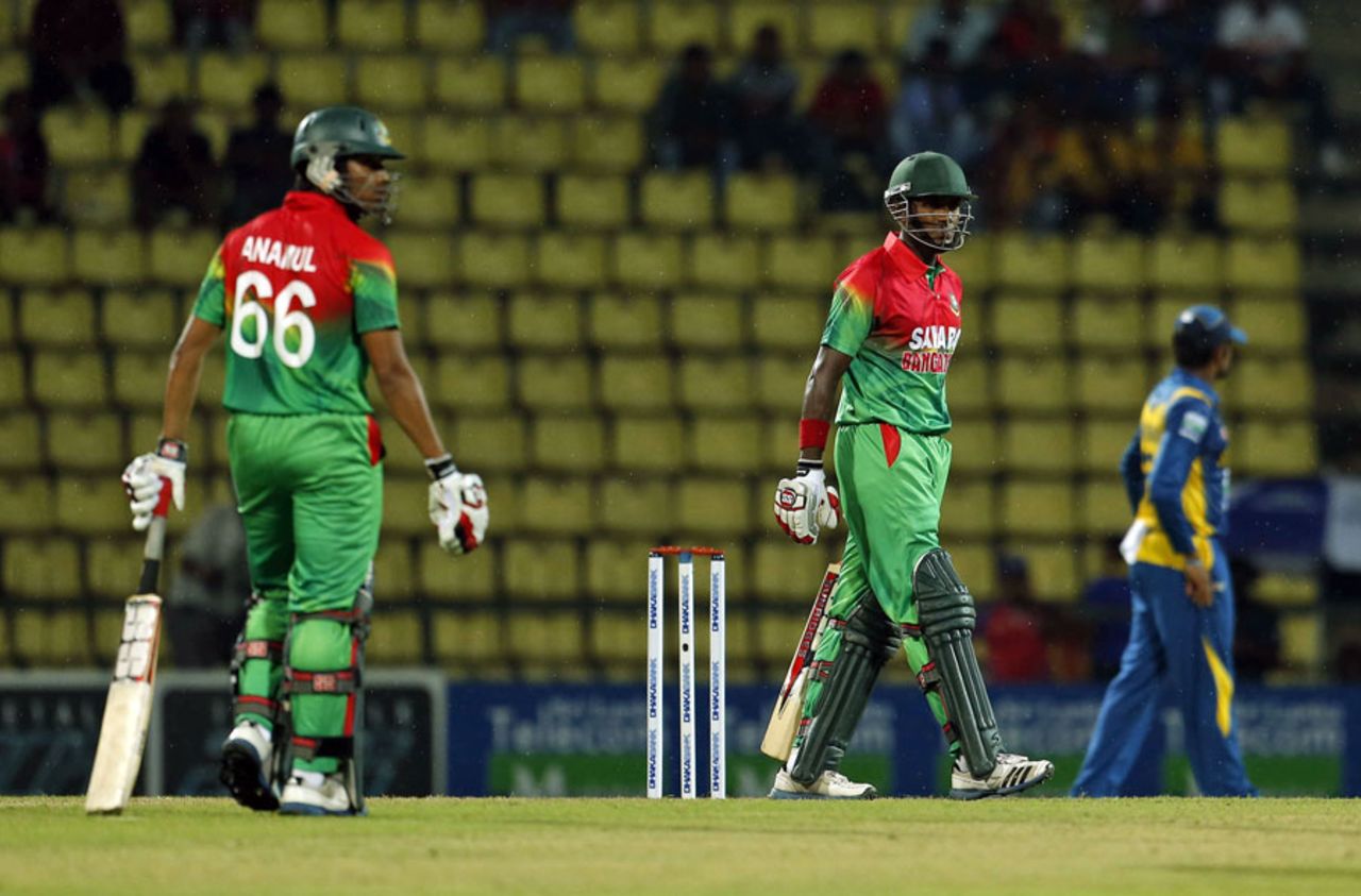 A long rain interruption shortened Bangladesh's chase to 27 overs, Sri Lanka v Bangladesh, 3rd ODI, Pallekele, March 28, 2013