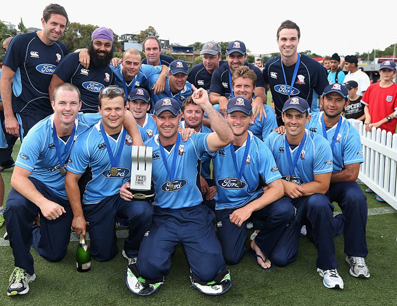 Auckland celebrate after winning the Ford Trophy, Auckland v Canterbury, Ford Trophy, final, Auckland, March 31, 2013