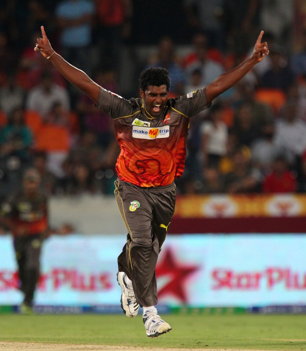 Thisara Perera exults after dismissing Robin Uthappa, Sunrisers Hyderabad v Pune Warriors, IPL, Hyderabad, April 5, 2013