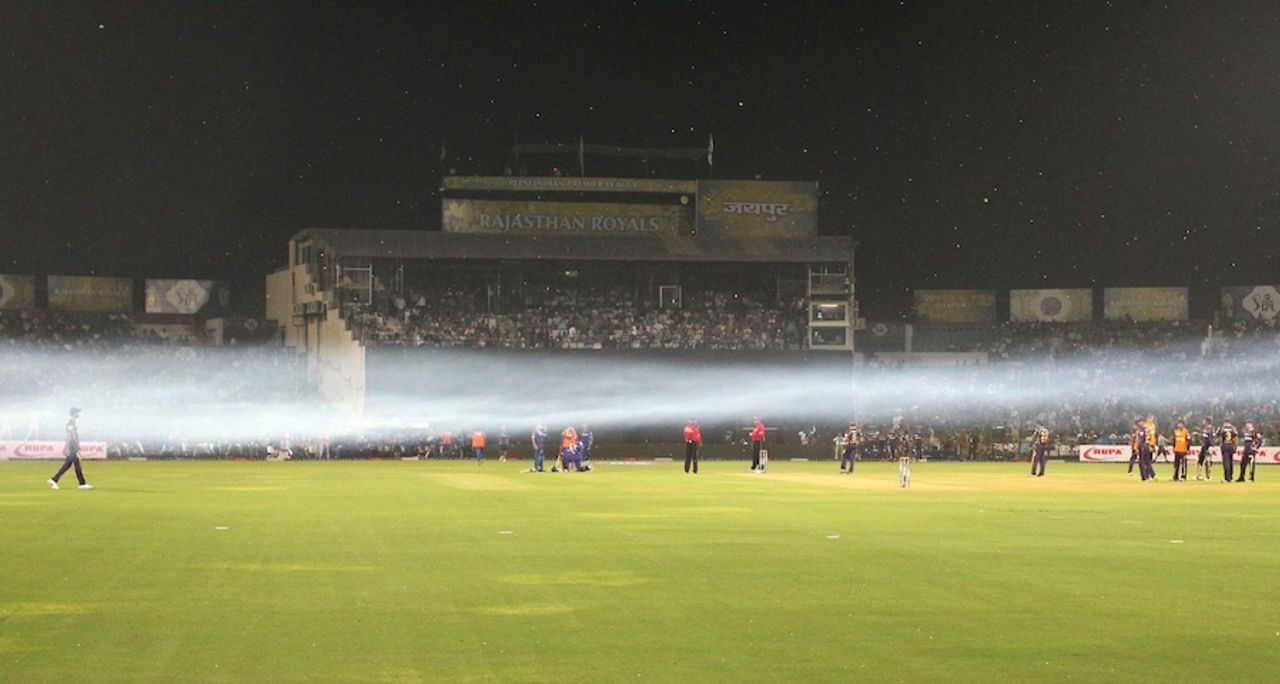 Insect repellent stopped play, Rajasthan v Kolkata, IPL 2013, Jaipur, April 8, 2013