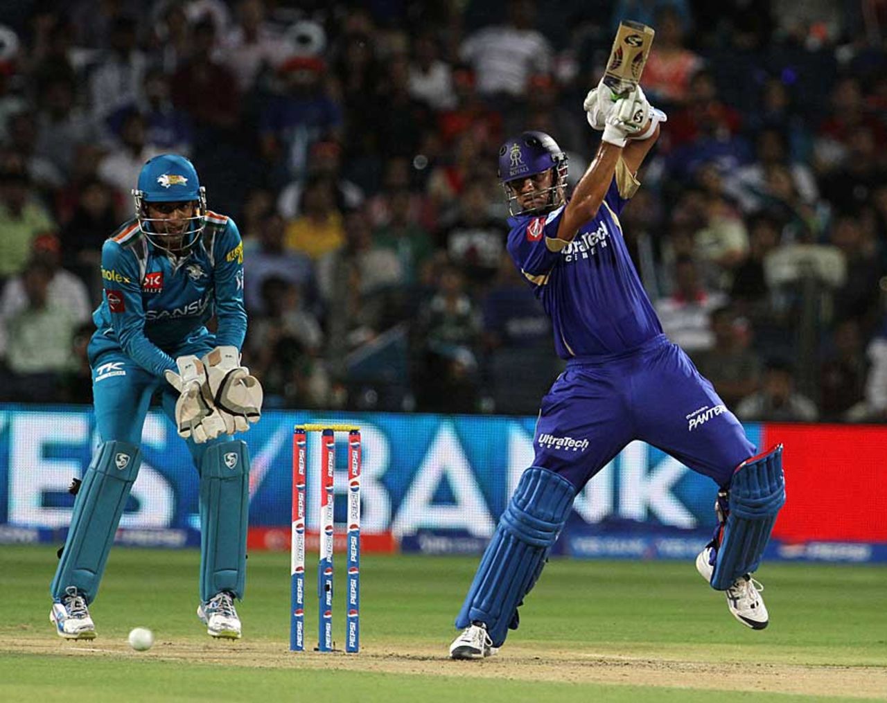 Rahul Dravid punches through the off side, Pune Warriors v Rajasthan Royals, IPL, Pune, April 11, 2013