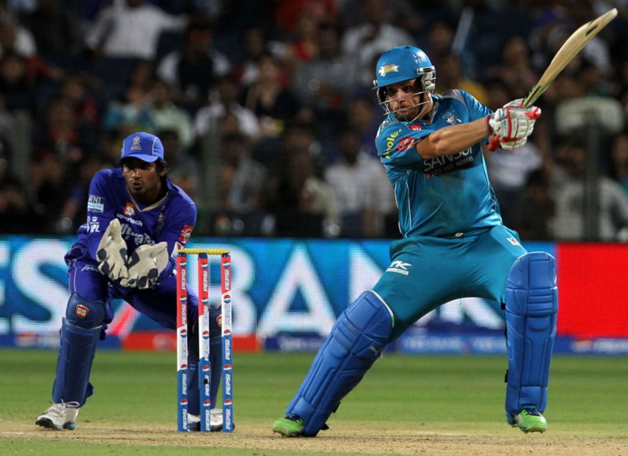 Aaron Finch cuts square of the wicket, Pune Warriors v Rajasthan Royals, IPL, Pune, April 11, 2013