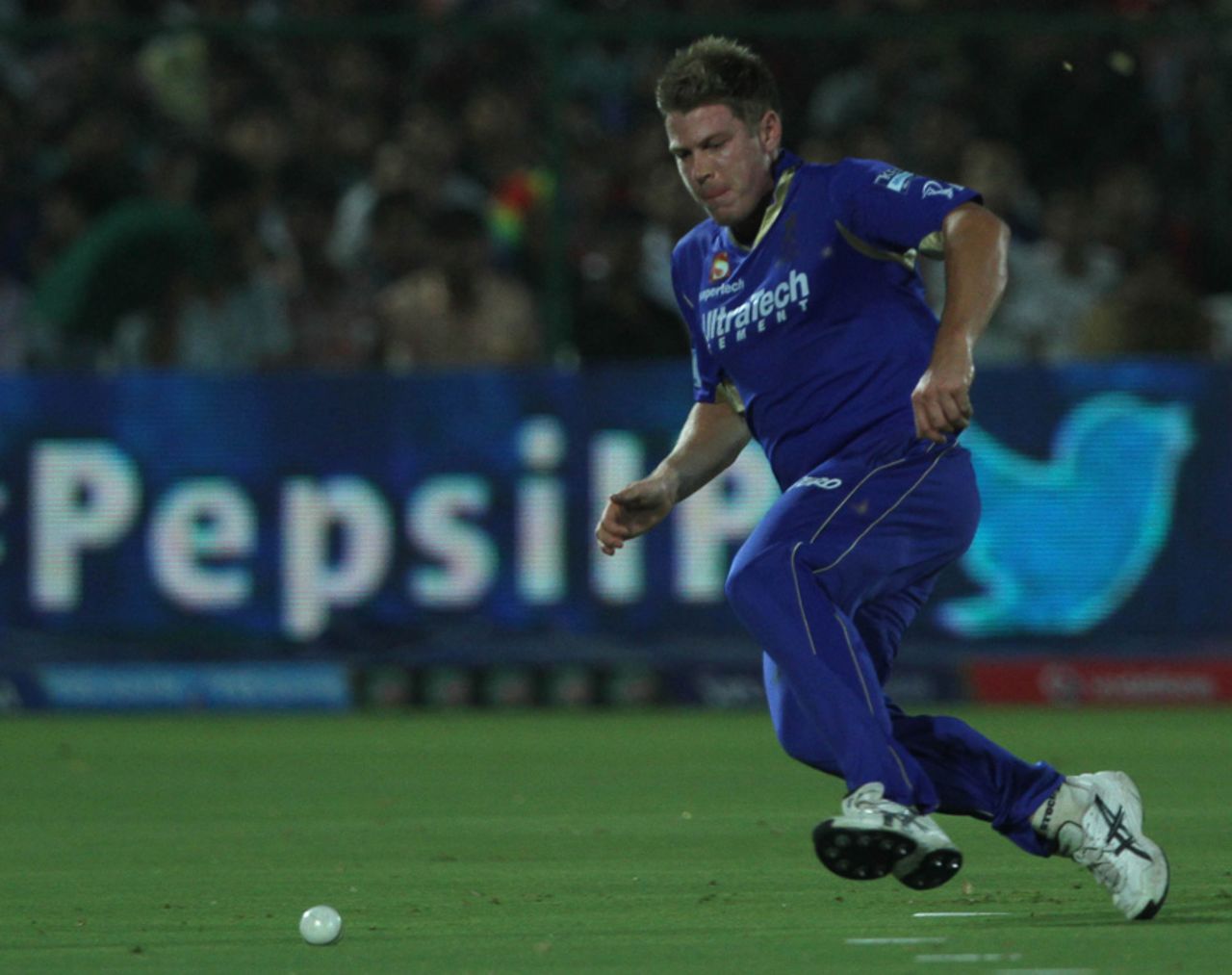 James Faulkner slides to stop the ball, Rajasthan Royals v Kings XI Punjab, IPL, Jaipur, April 14, 2013